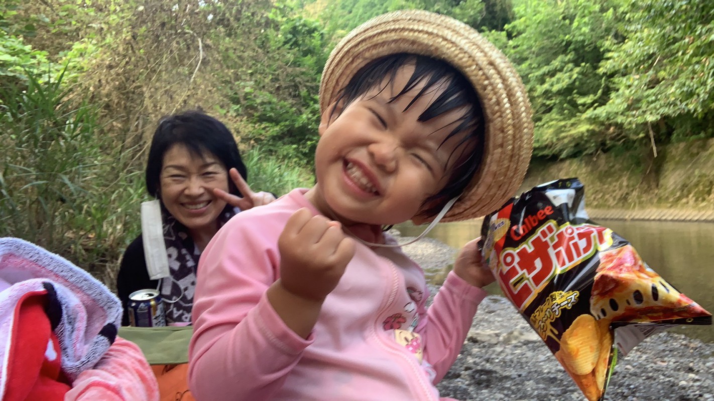 「川遊び最高!」 にくまん